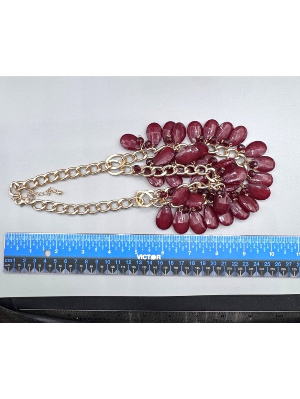 Burgundy Red Acrylic Statement Necklace Shaky Teardrop Bead Gold Tone Bib 18" - Picture 8 of 9
